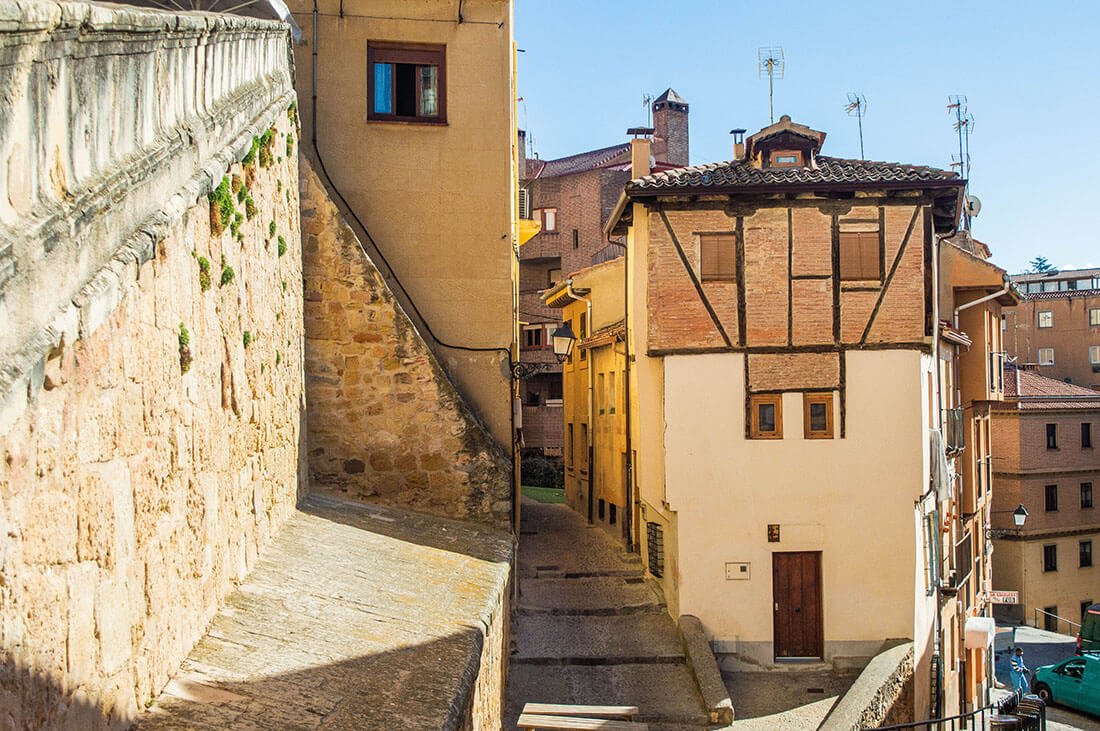 Ruelle dans ville historique