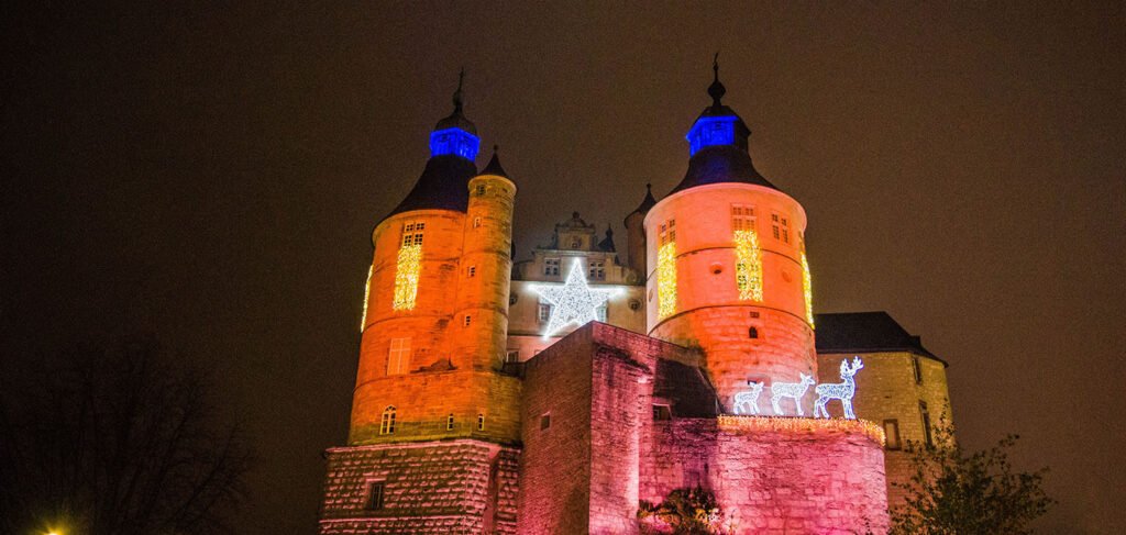 Le château de Montbéliard domine la vieille ville sur son rocher